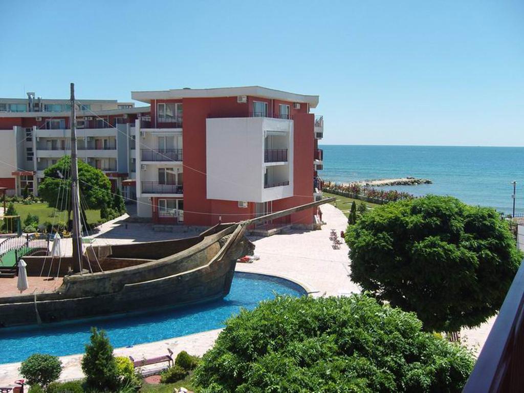 Gt Privilege Fort Beach Apartments Elenite Exteriör bild