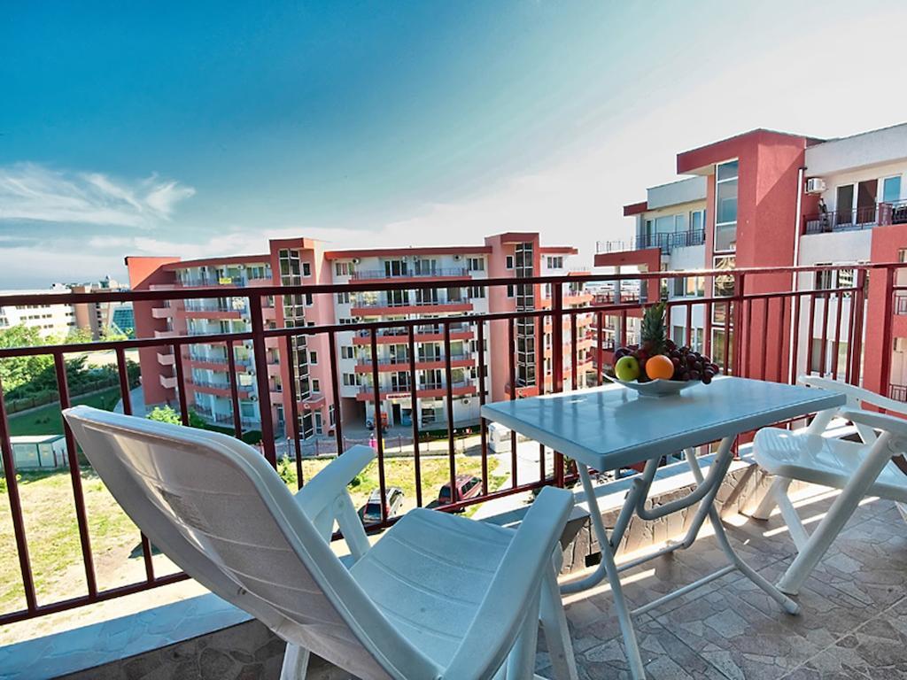 Gt Privilege Fort Beach Apartments Elenite Exteriör bild