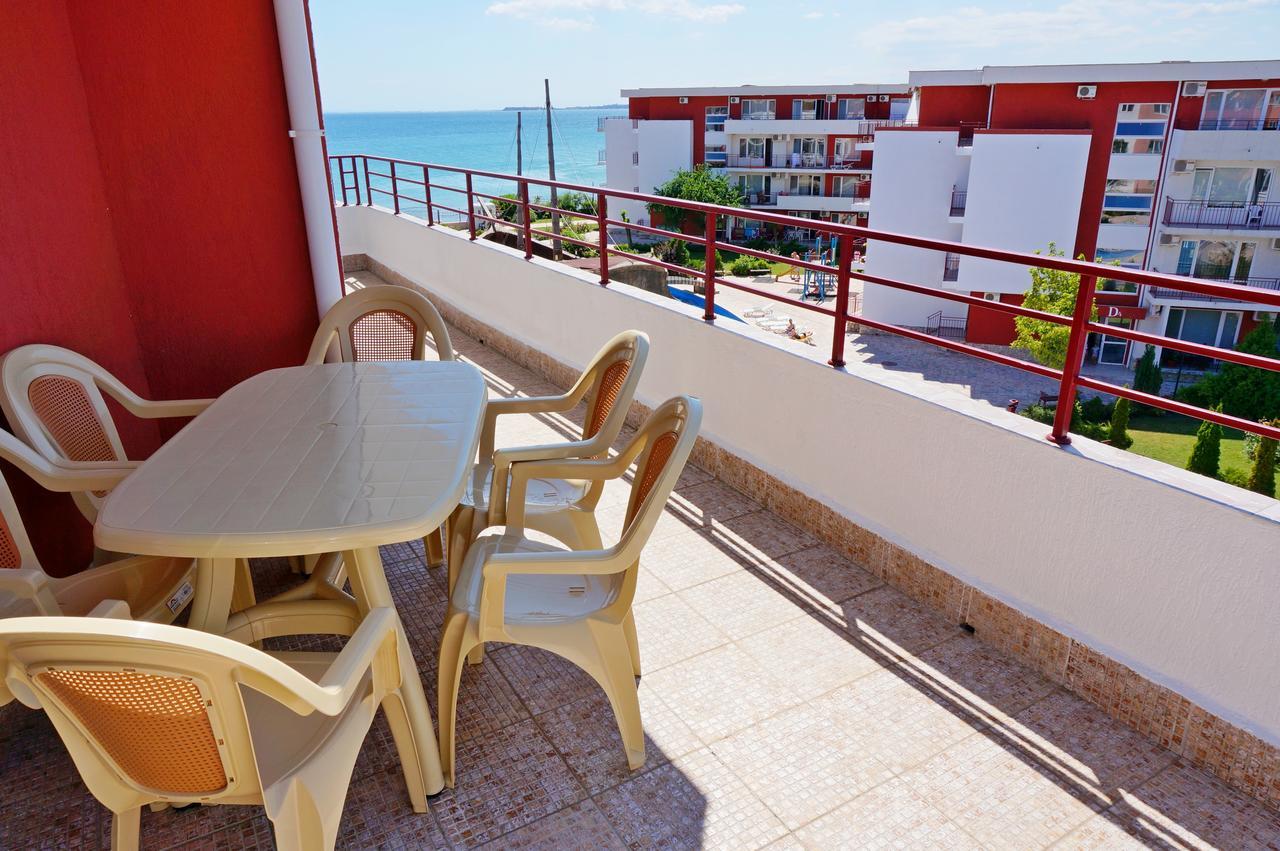 Gt Privilege Fort Beach Apartments Elenite Exteriör bild