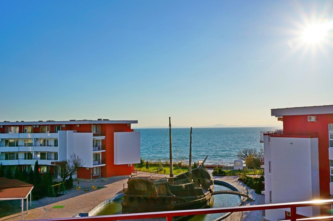 Gt Privilege Fort Beach Apartments Elenite Exteriör bild