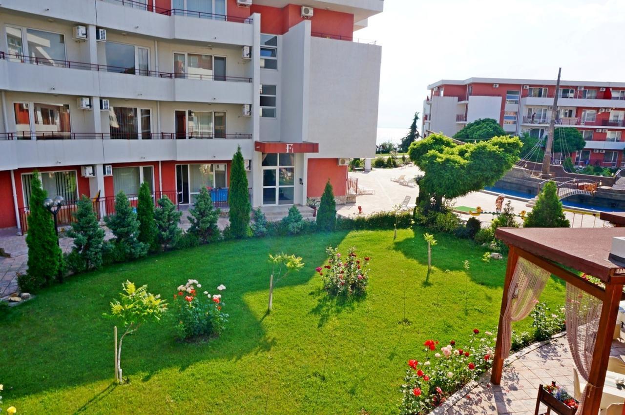 Gt Privilege Fort Beach Apartments Elenite Exteriör bild