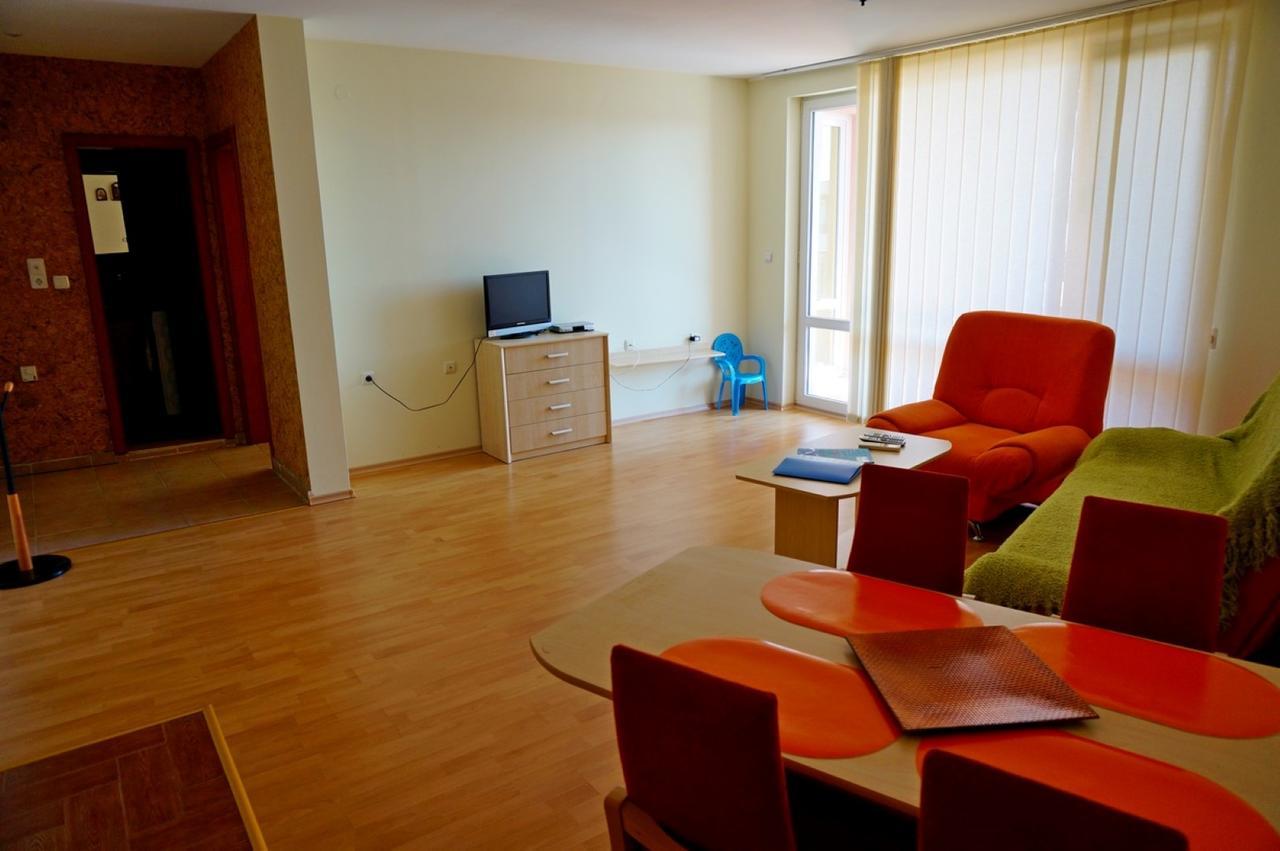 Gt Privilege Fort Beach Apartments Elenite Exteriör bild
