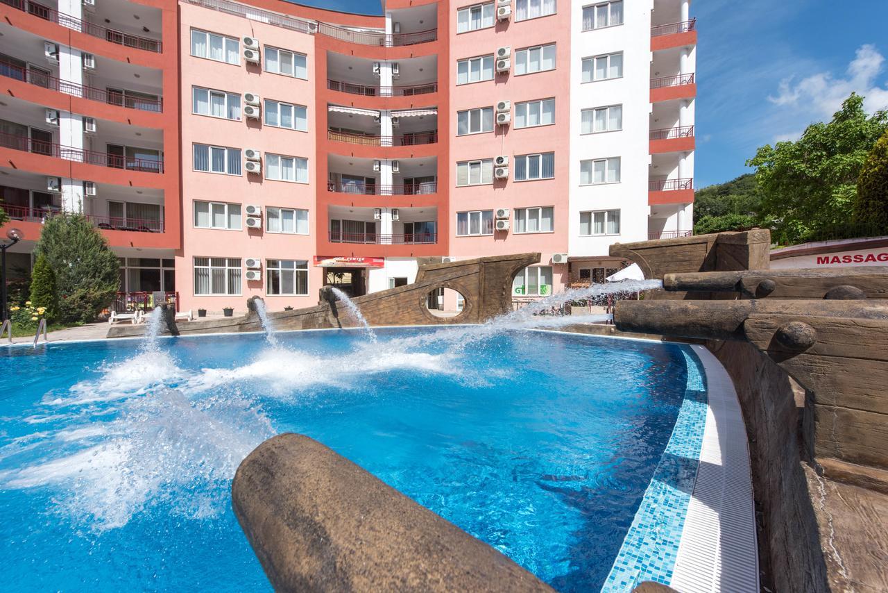 Gt Privilege Fort Beach Apartments Elenite Exteriör bild