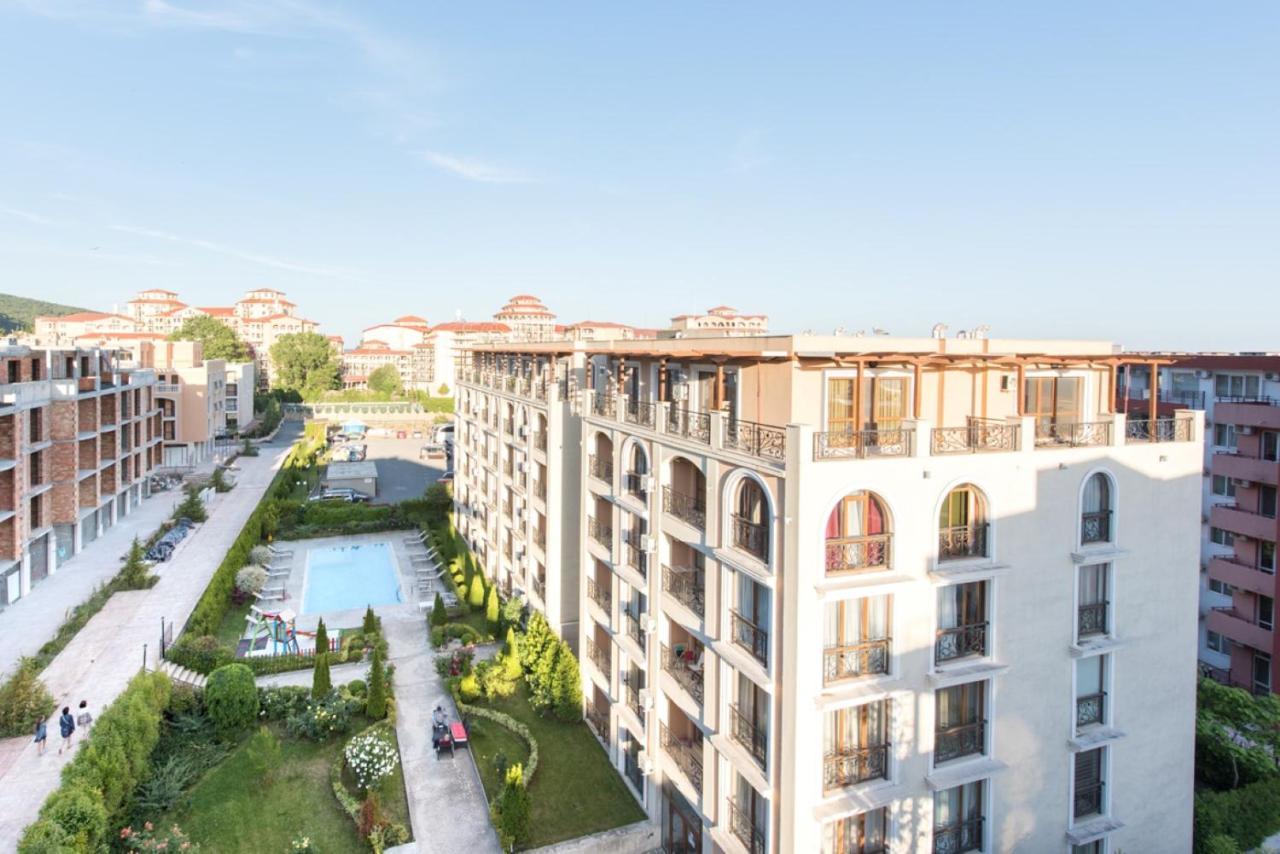 Gt Privilege Fort Beach Apartments Elenite Exteriör bild